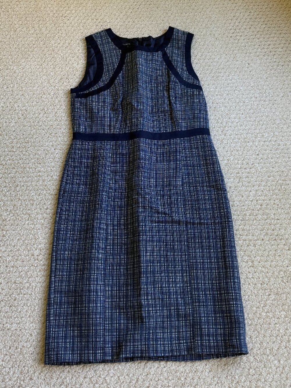 Talbots Tweed Sleeveless Sheath Dress -- Size 10